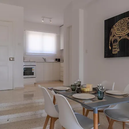 Casa de Férias Seaview Serenity - A 2 Bedroom Townhouse In Paphos Klorakas