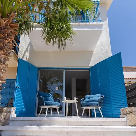 Seaview Serenity - A 2 Bedroom Townhouse In Paphos
