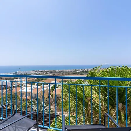Seaview Serenity - A 2 Bedroom Townhouse In Paphos